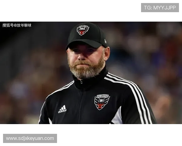 韦恩·鲁尼：从曼联传奇到英格兰队的战术核心与领导者