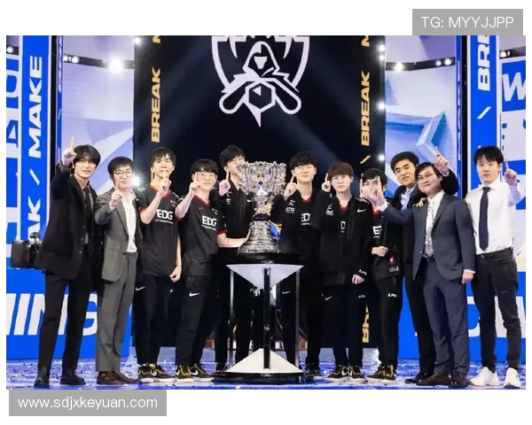 IG对阵EDG巅峰之战燃爆全场青春与荣耀再次点燃赛场激情